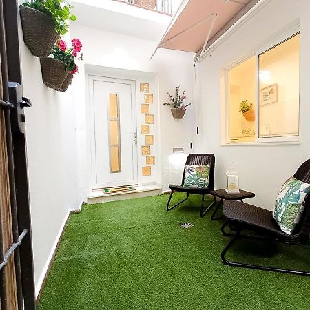 Carreteria, Central, Cosy With An Andalusian Patio マラガ エクステリア 写真